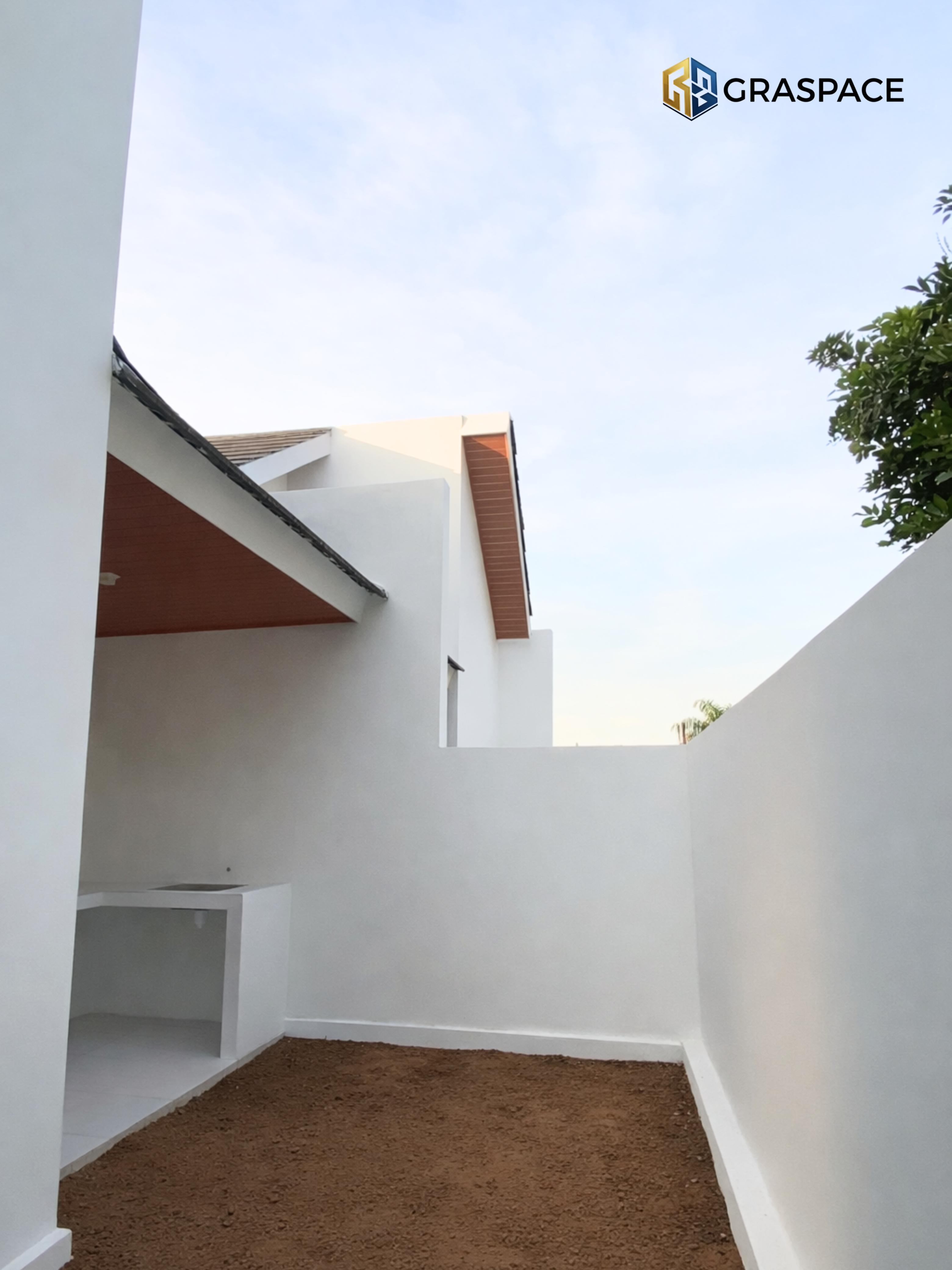Salaka Exterior